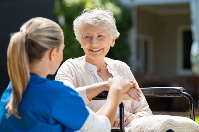 choosing-the-right-home-health-aide